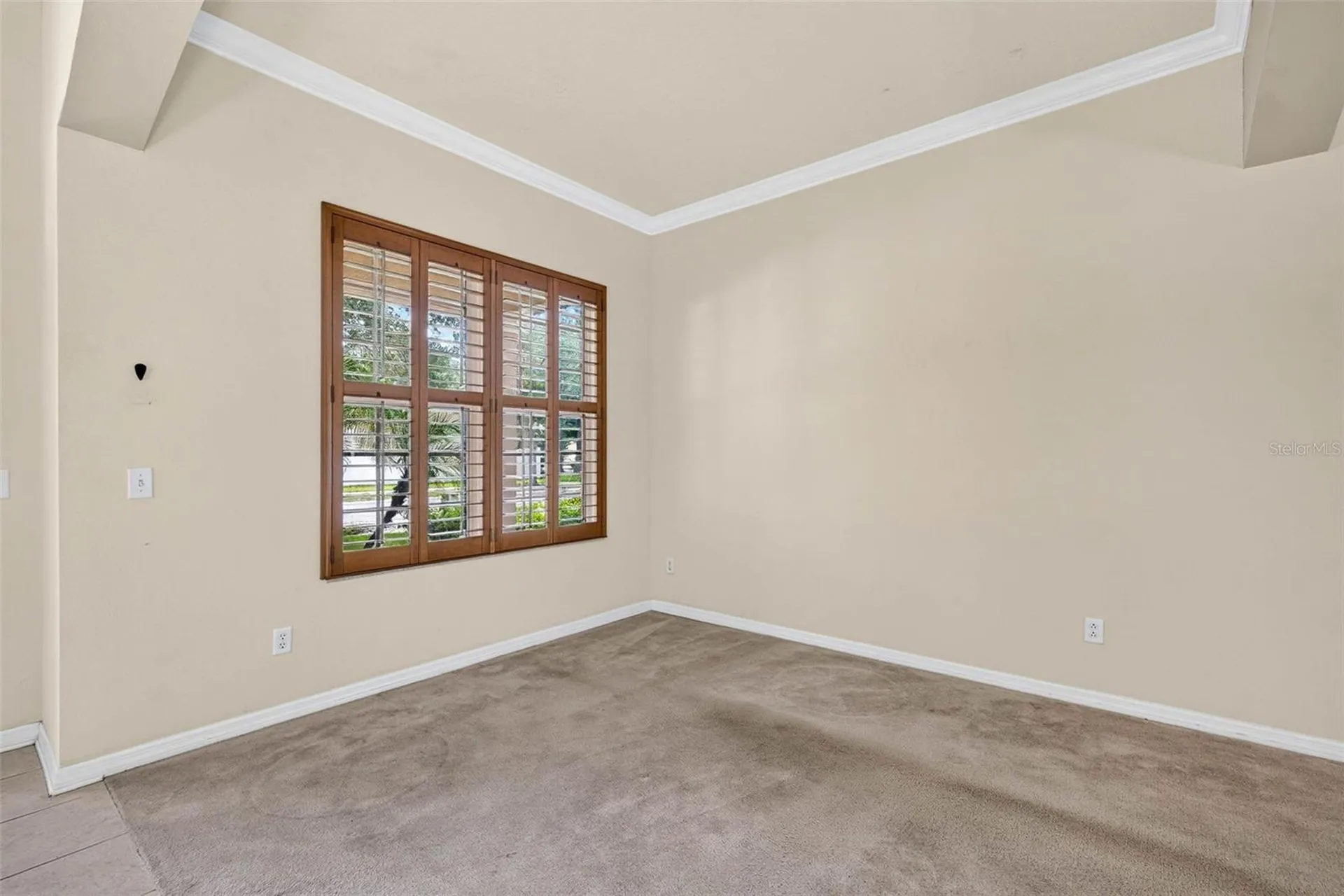 7906 Camden Woods Drive Tampa FL 33619