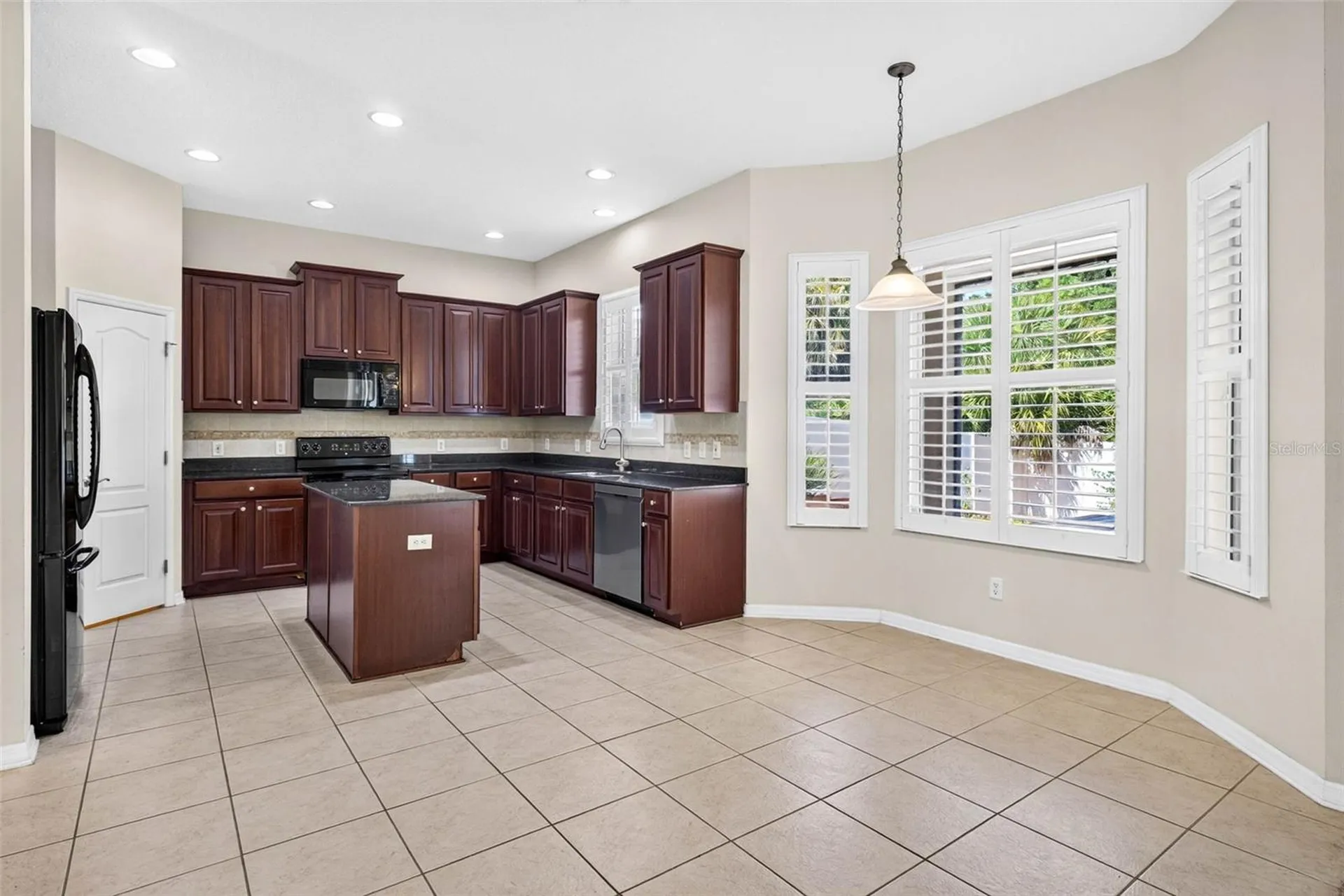 7906 Camden Woods Drive Tampa FL 33619