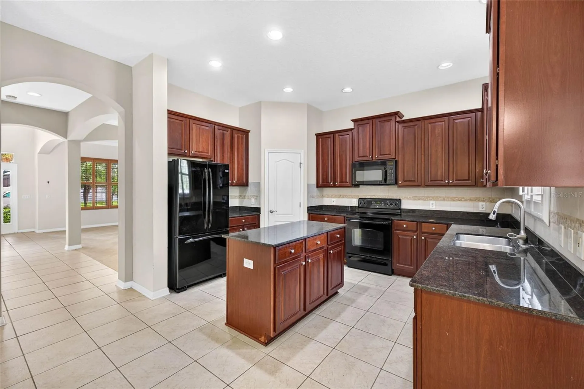 7906 Camden Woods Drive Tampa FL 33619
