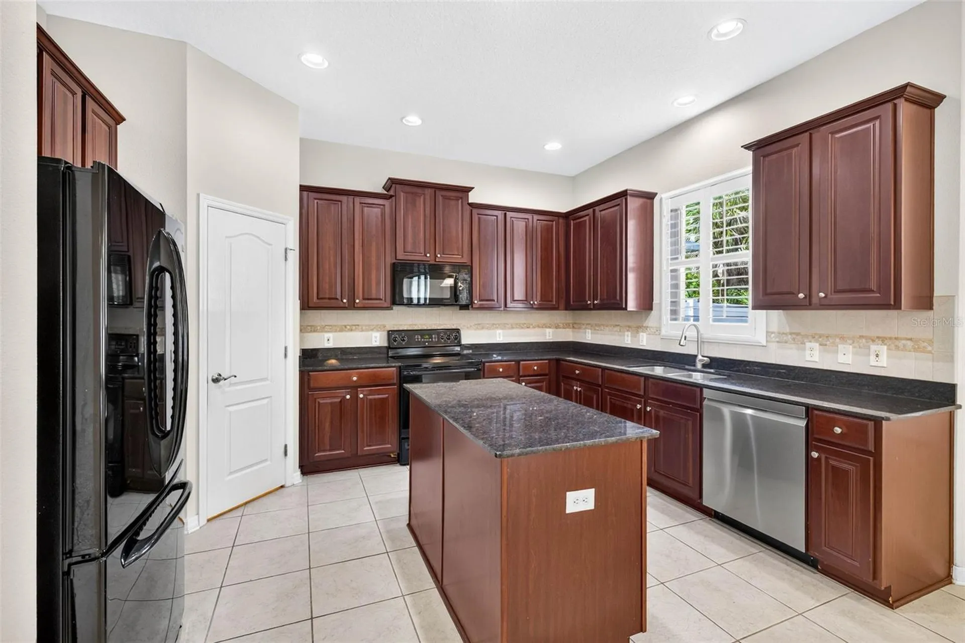7906 Camden Woods Drive Tampa FL 33619