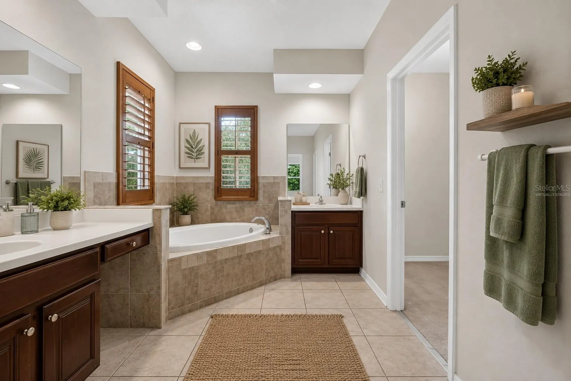 7906 Camden Woods Drive Tampa FL 33619