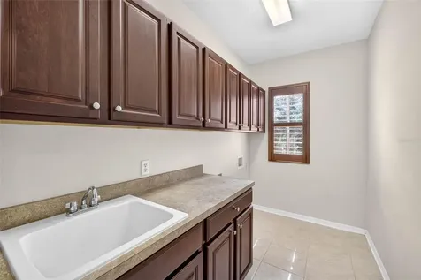 7906 Camden Woods Drive Tampa FL 33619