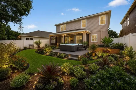 7906 Camden Woods Drive Tampa FL 33619