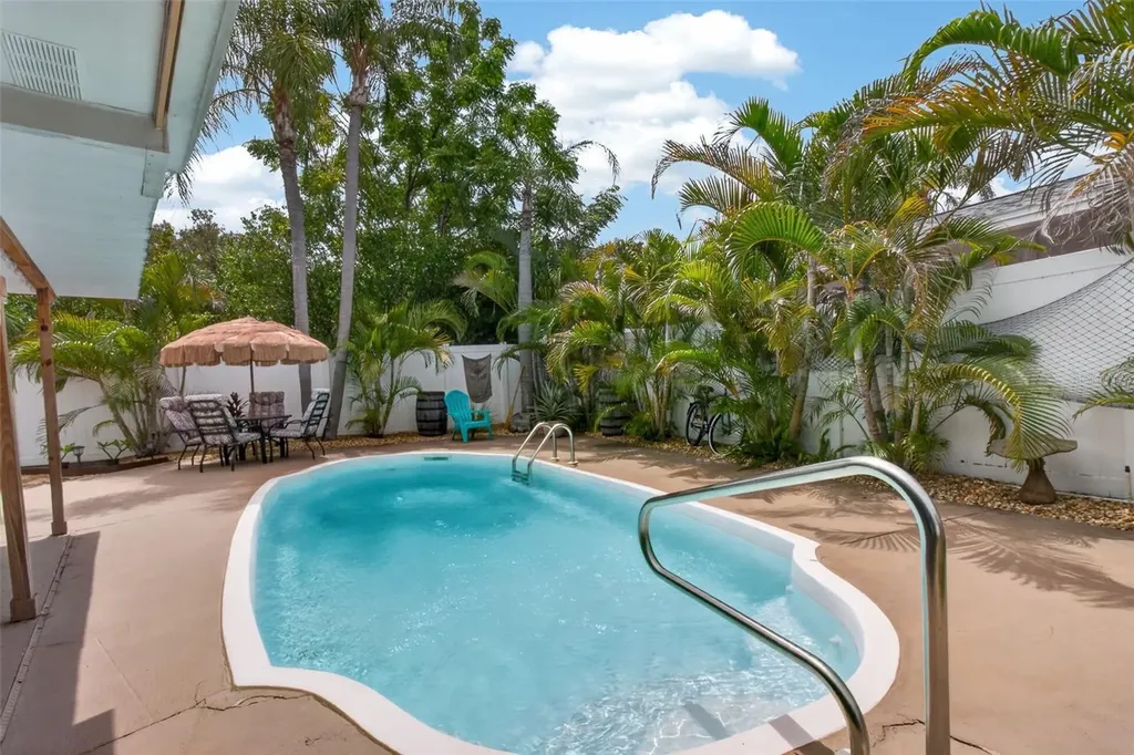 2221 Colonial Drive Dunedin FL 34698