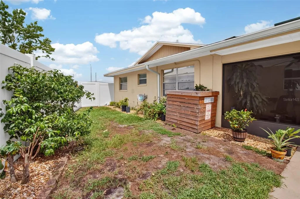 2221 Colonial Drive Dunedin FL 34698