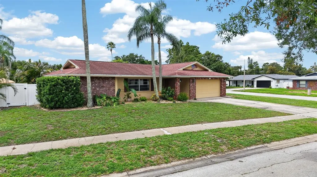 2221 Colonial Drive Dunedin FL 34698