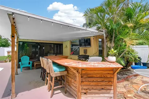 2221 Colonial Drive Dunedin FL 34698