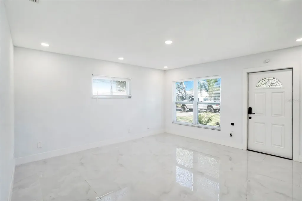 1778 New Hampshire Avenue NE St Petersburg FL 33703
