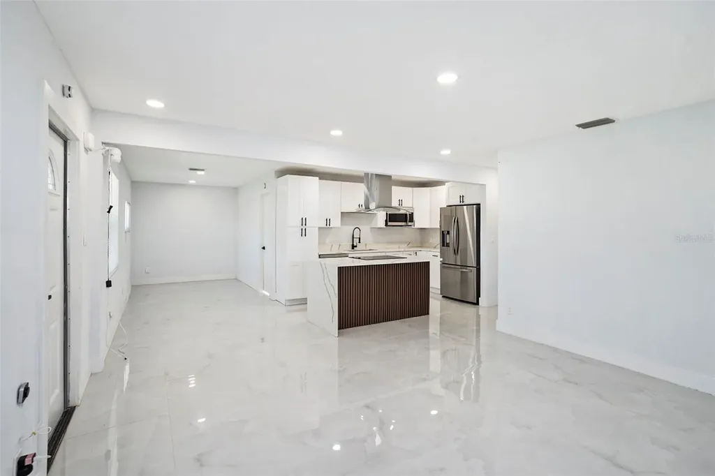 1778 New Hampshire Avenue NE St Petersburg FL 33703