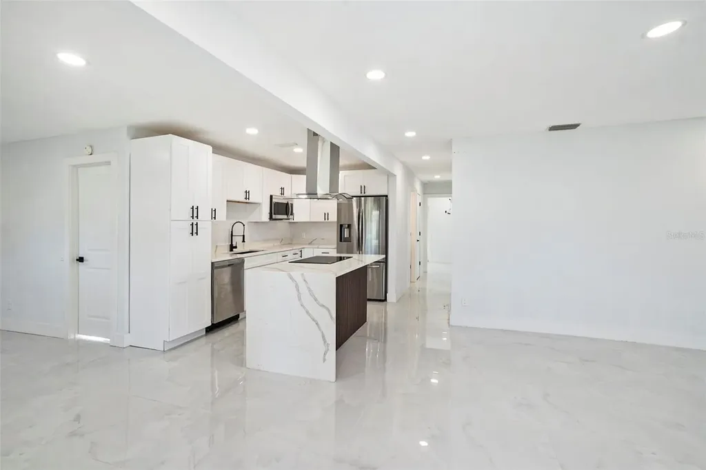 1778 New Hampshire Avenue NE St Petersburg FL 33703
