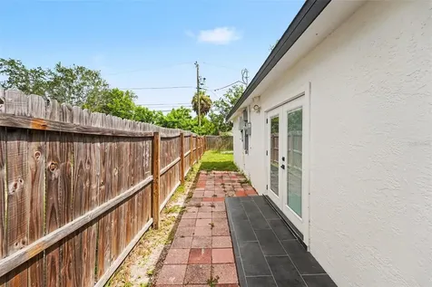 1778 New Hampshire Avenue NE St Petersburg FL 33703