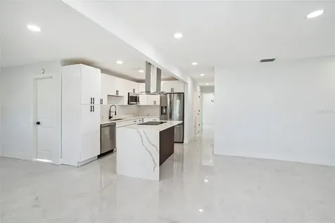 1778 New Hampshire Avenue NE St Petersburg FL 33703
