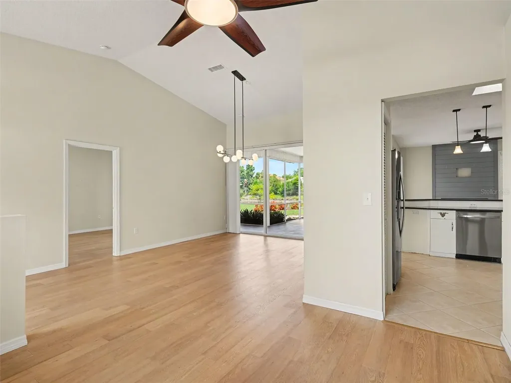 5325 Gardens Drive Sarasota FL 34243