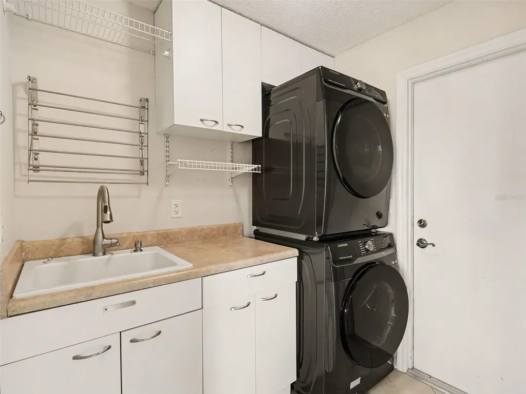 5325 Gardens Drive Sarasota FL 34243
