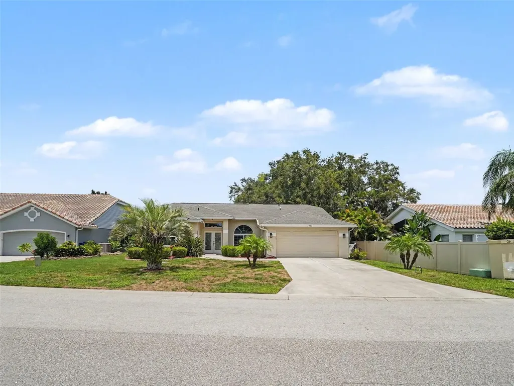 5325 Gardens Drive Sarasota FL 34243