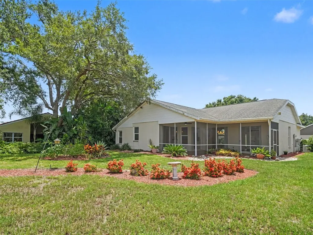 5325 Gardens Drive Sarasota FL 34243