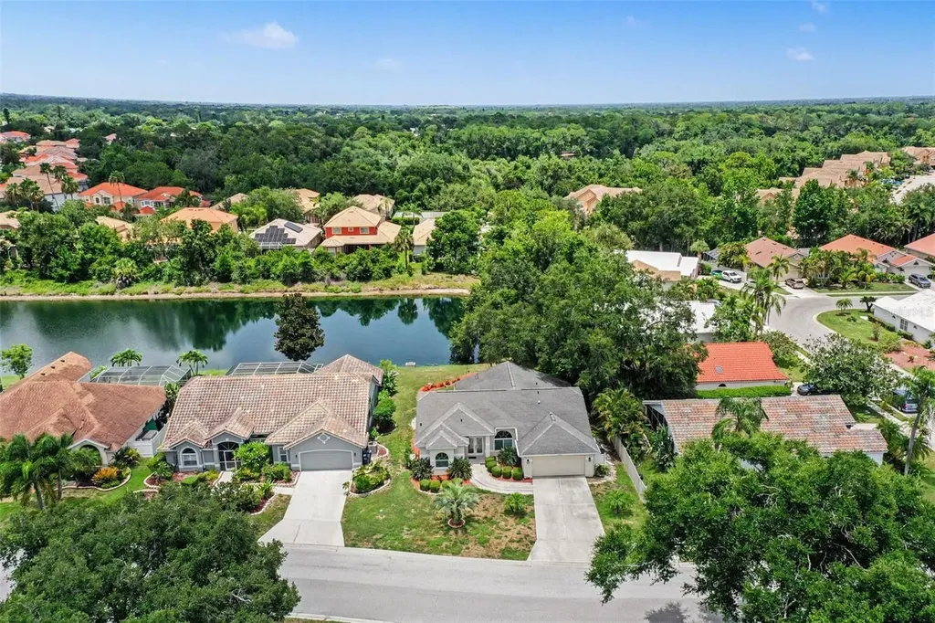 5325 Gardens Drive Sarasota FL 34243