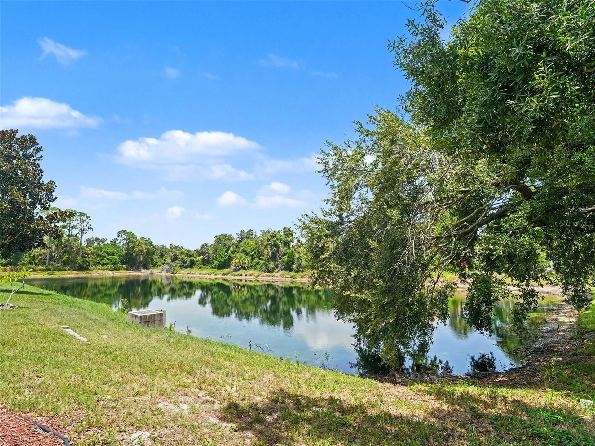 5325 Gardens Drive Sarasota FL 34243