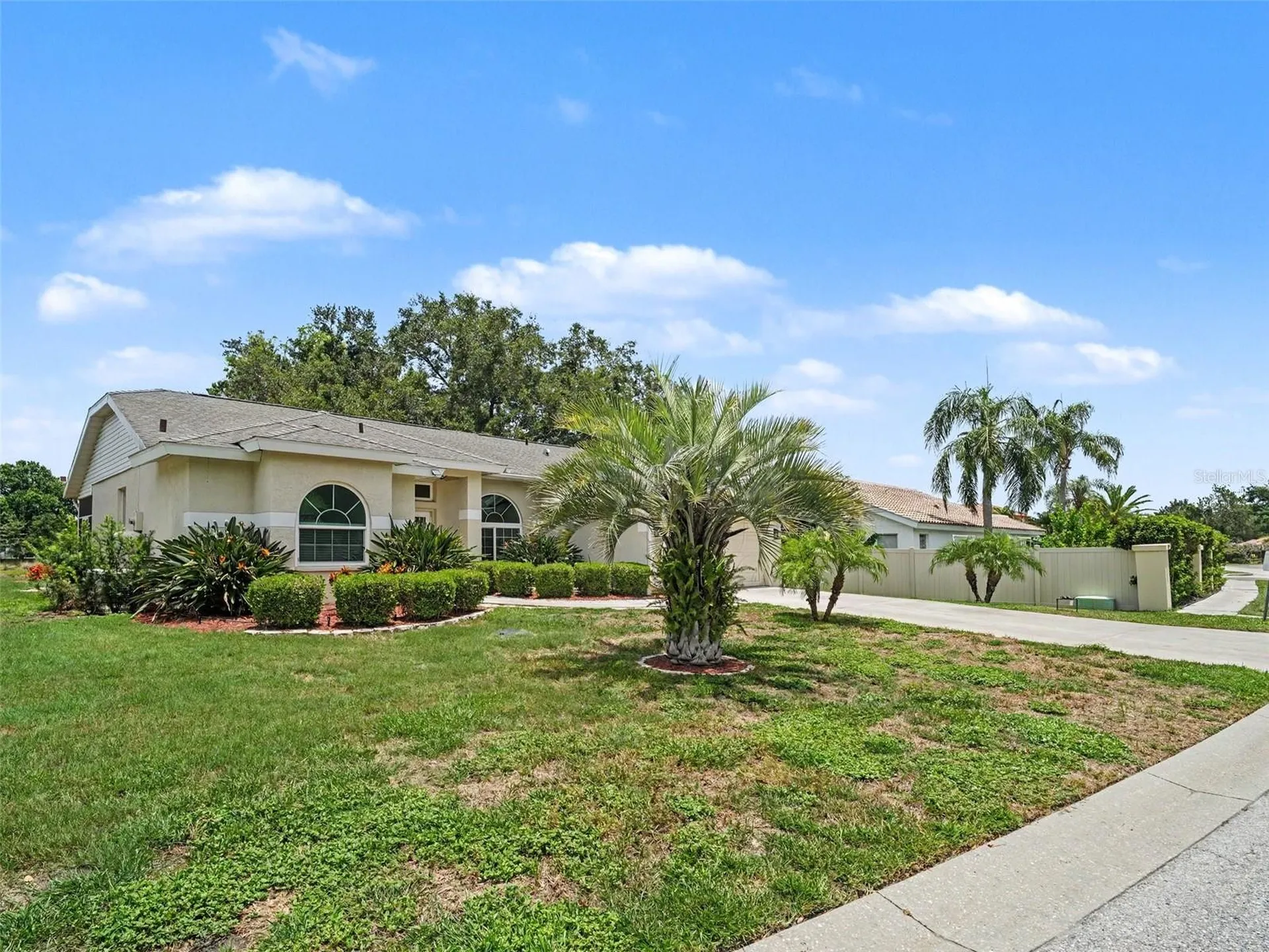 5325 Gardens Drive Sarasota FL 34243