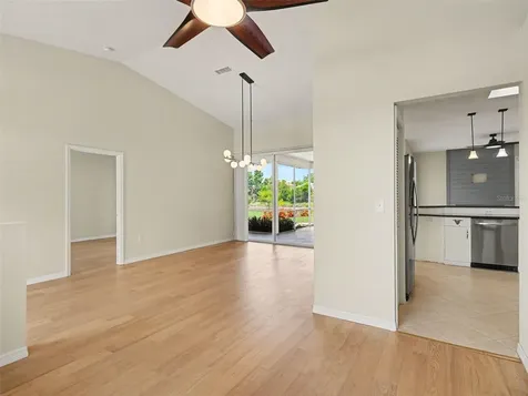 5325 Gardens Drive Sarasota FL 34243