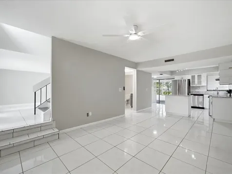11314 Laurel Crest Lane Tampa FL 33624
