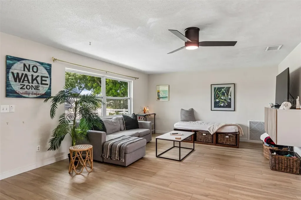 11555 63rd Avenue Seminole FL 33772