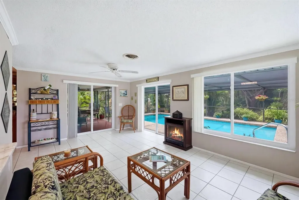 383 E Wentworth Circle Englewood FL 34223
