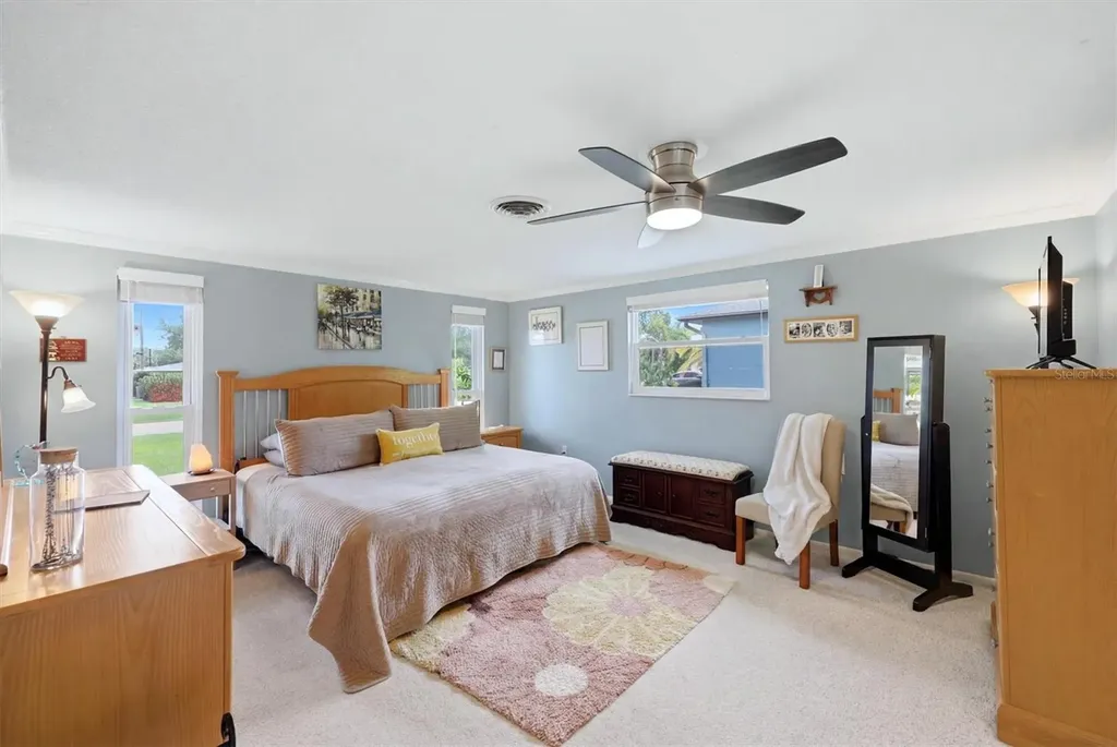 383 E Wentworth Circle Englewood FL 34223