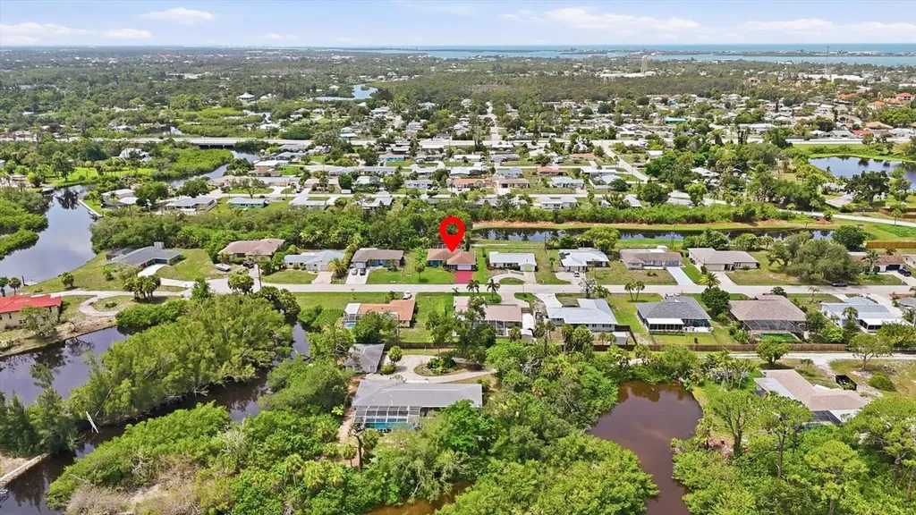 383 E Wentworth Circle Englewood FL 34223