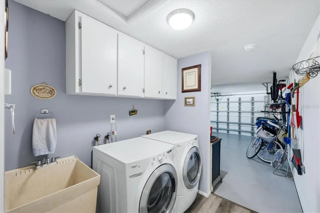 383 E Wentworth Circle Englewood FL 34223