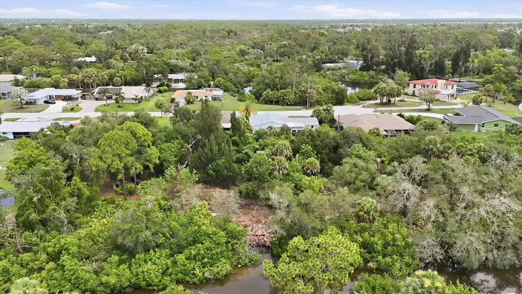 383 E Wentworth Circle Englewood FL 34223