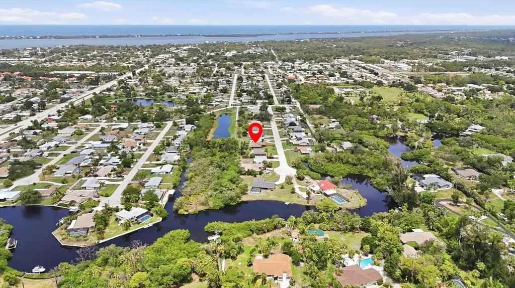 383 E Wentworth Circle Englewood FL 34223