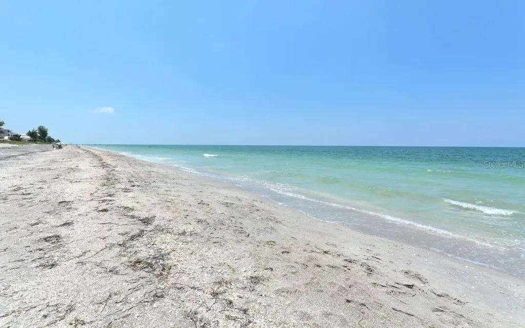 383 E Wentworth Circle Englewood FL 34223
