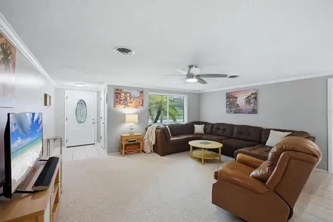 383 E Wentworth Circle Englewood FL 34223