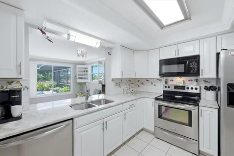 383 E Wentworth Circle Englewood FL 34223