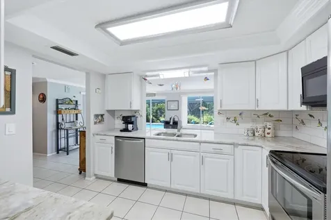 383 E Wentworth Circle Englewood FL 34223
