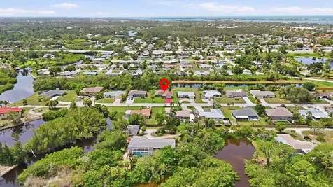 383 E Wentworth Circle Englewood FL 34223