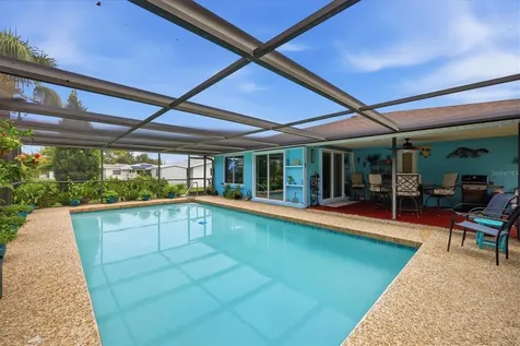 383 E Wentworth Circle Englewood FL 34223