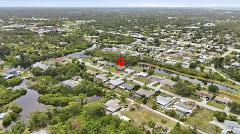 383 E Wentworth Circle Englewood FL 34223