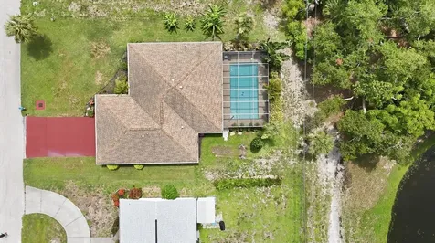 383 E Wentworth Circle Englewood FL 34223