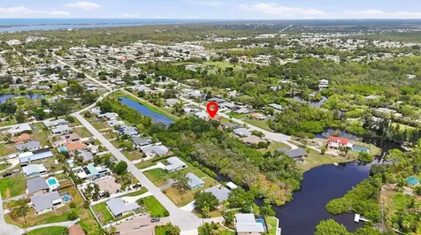 383 E Wentworth Circle Englewood FL 34223