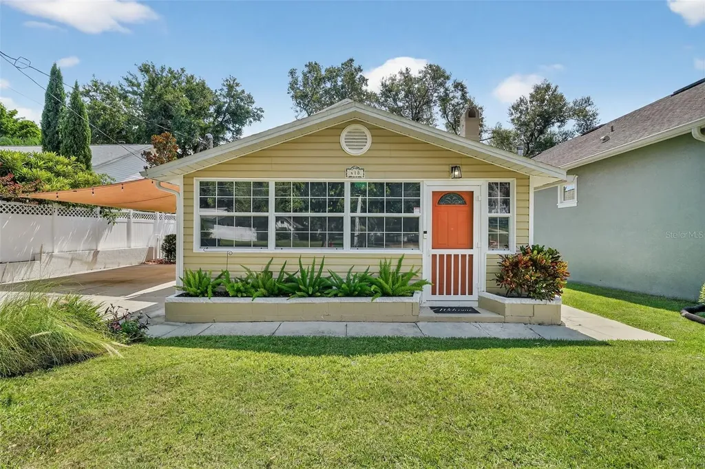 418 E 10th Avenue Mount Dora FL 32757