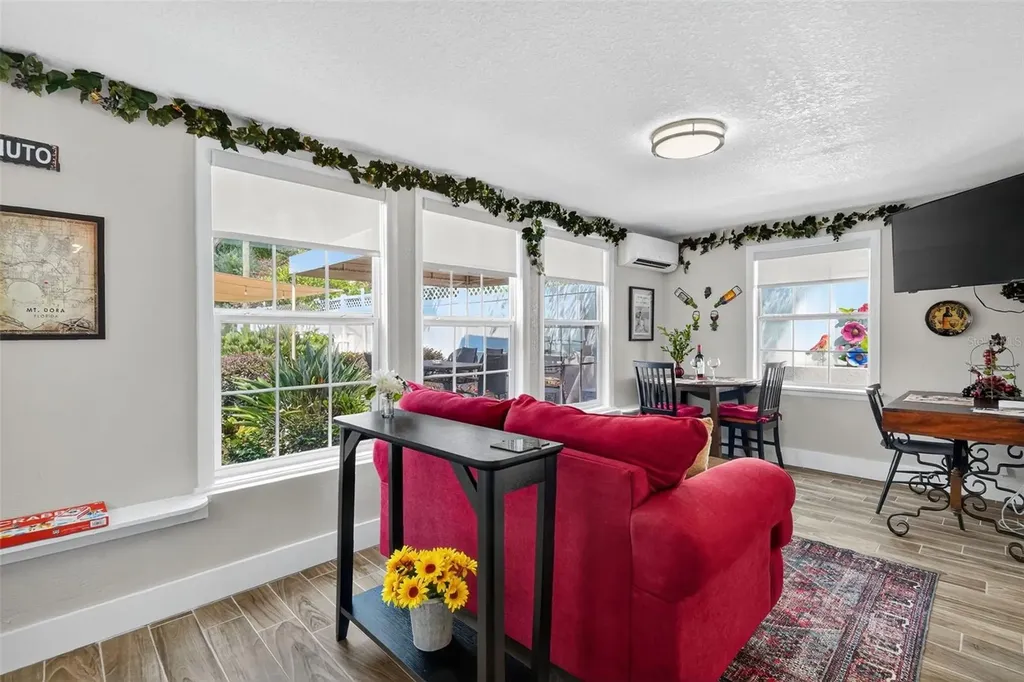 418 E 10th Avenue Mount Dora FL 32757