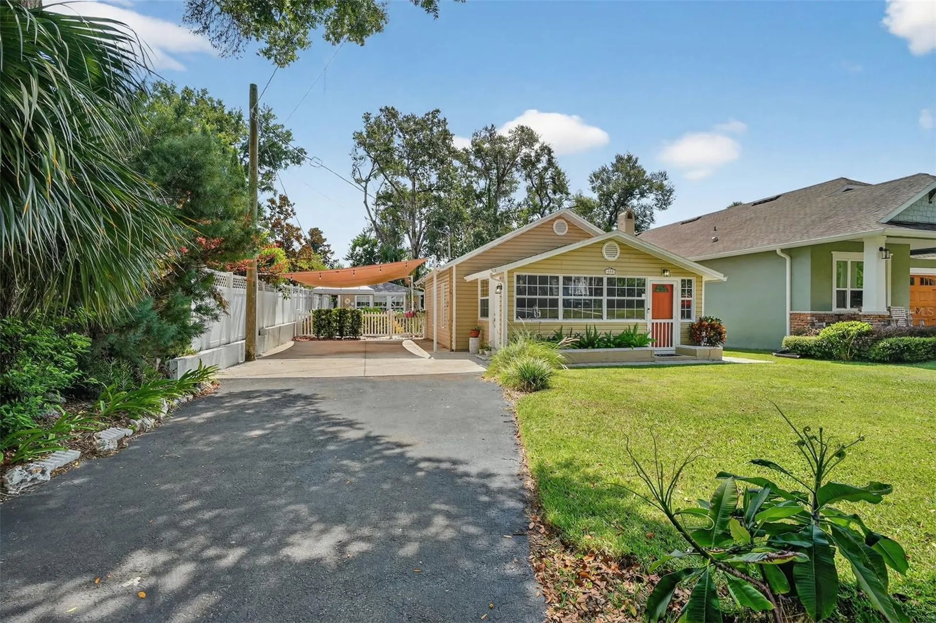 418 E 10th Avenue Mount Dora FL 32757