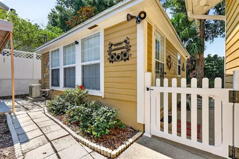 418 E 10th Avenue Mount Dora FL 32757
