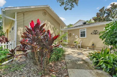 418 E 10th Avenue Mount Dora FL 32757