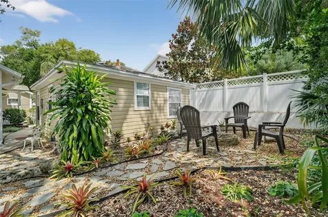 418 E 10th Avenue Mount Dora FL 32757