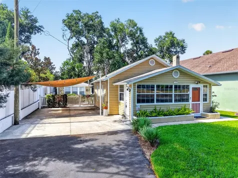 418 E 10th Avenue Mount Dora FL 32757