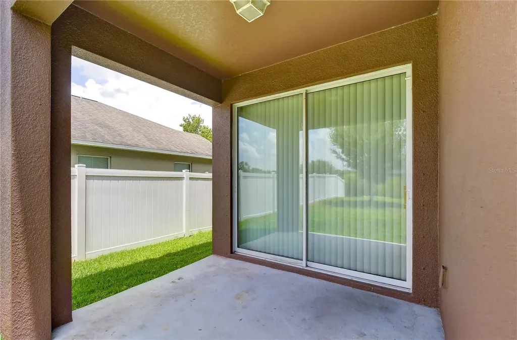 2451 Dakota Rock Drive Ruskin FL 33570