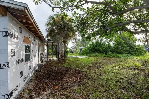 4867 Los Rios Street North Port FL 34287